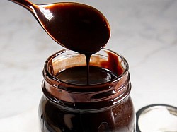 chocolate sauce